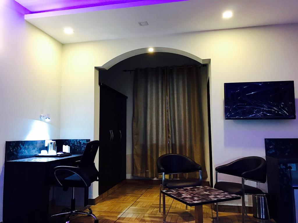 The Park Residency Hotell Greater Noida Eksteriør bilde
